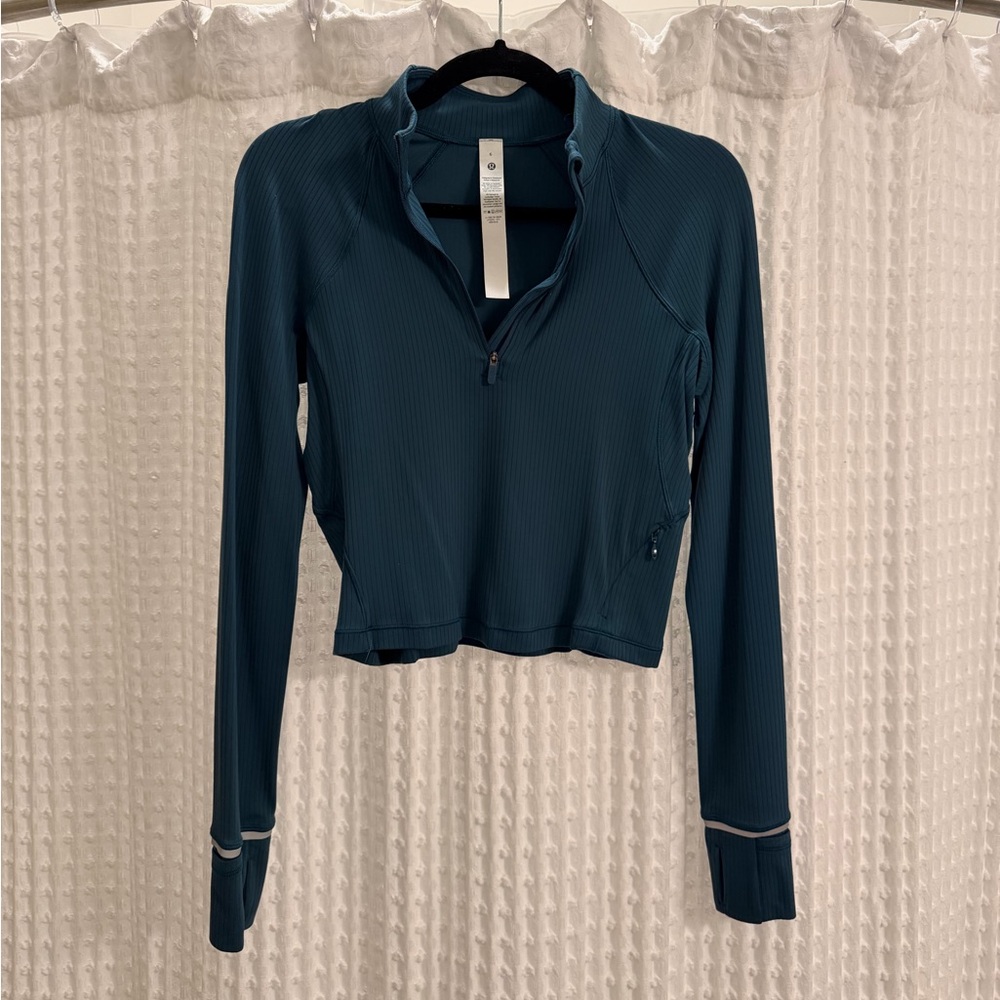 lululemon athletica Teal Long Sleeve Cropped Top